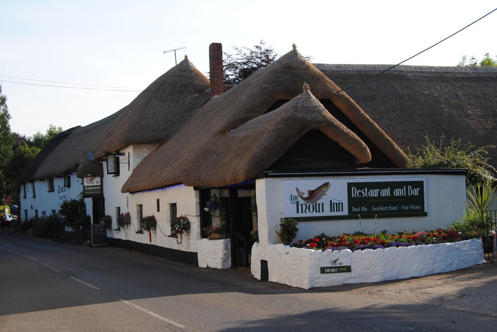 The Trout Inn Tiverton  Eksteriør billede
